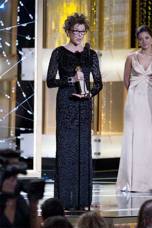 Annette Bening wins for THE KIDS ARE ALRIGHT  @HFPA